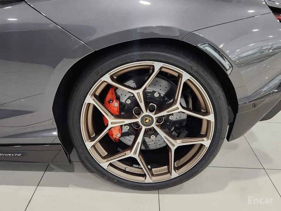 Lamborghini Revuelto 2025 6.5 V12