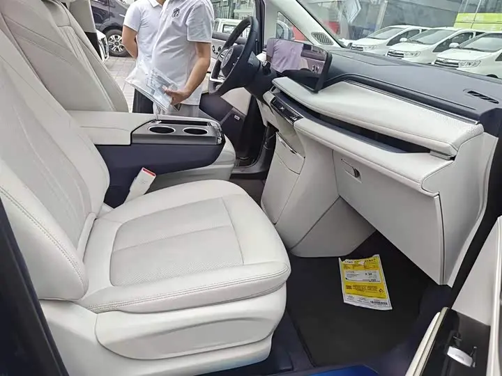 Buick GL8 Hybrid 2026 2026款 陆尊 奢享版