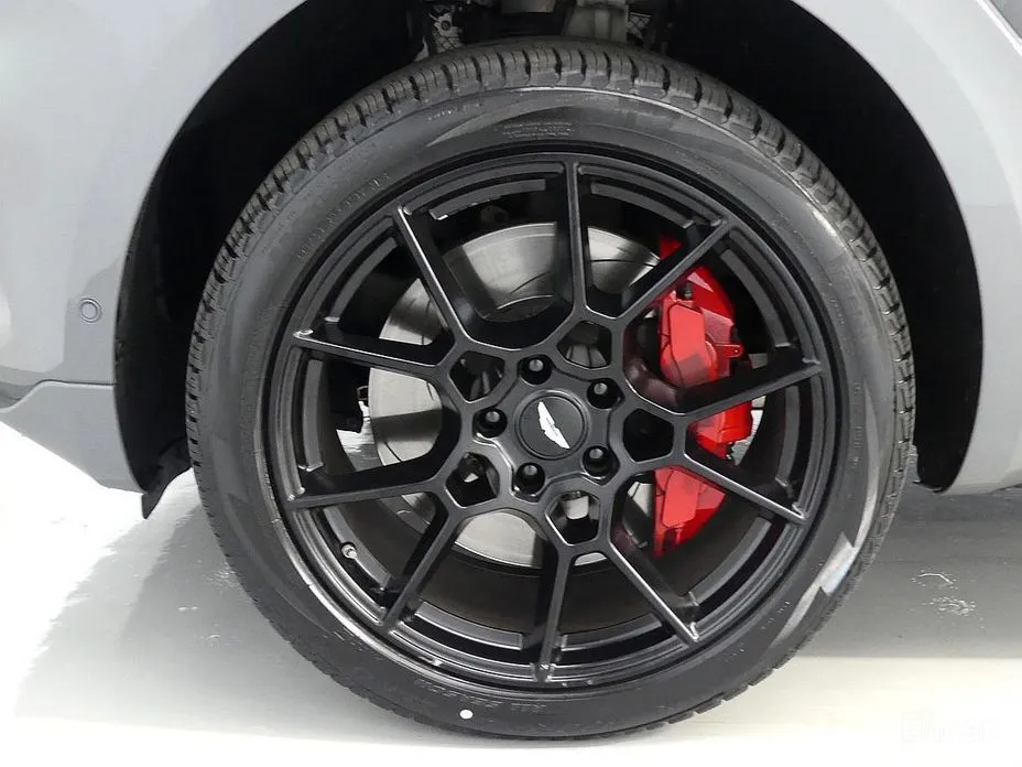 Aston Martin DBX 2020 4.0 V8