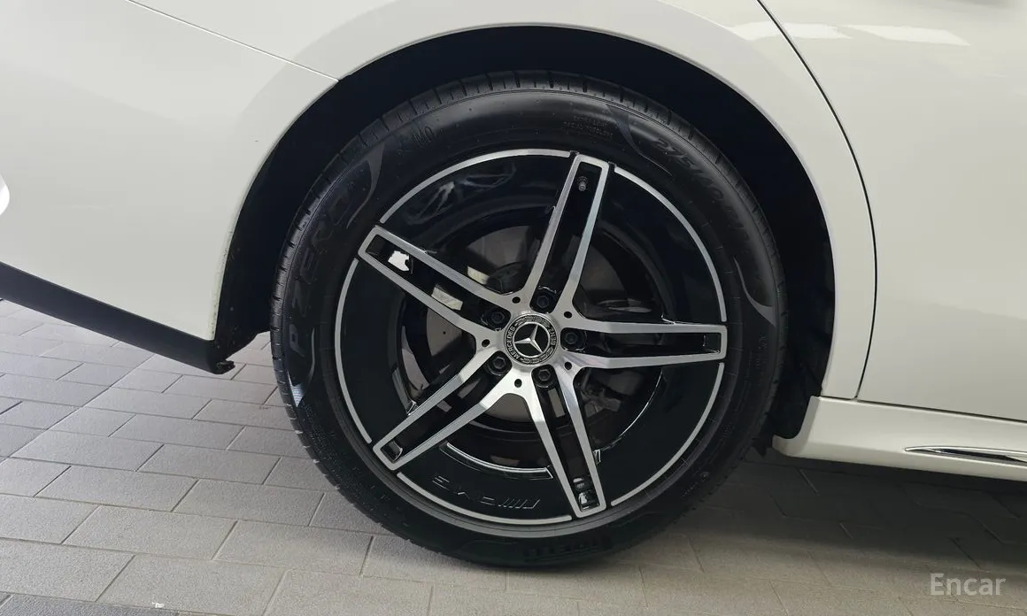 Mercedes-Benz E-Class 2024 E200 AMG Line