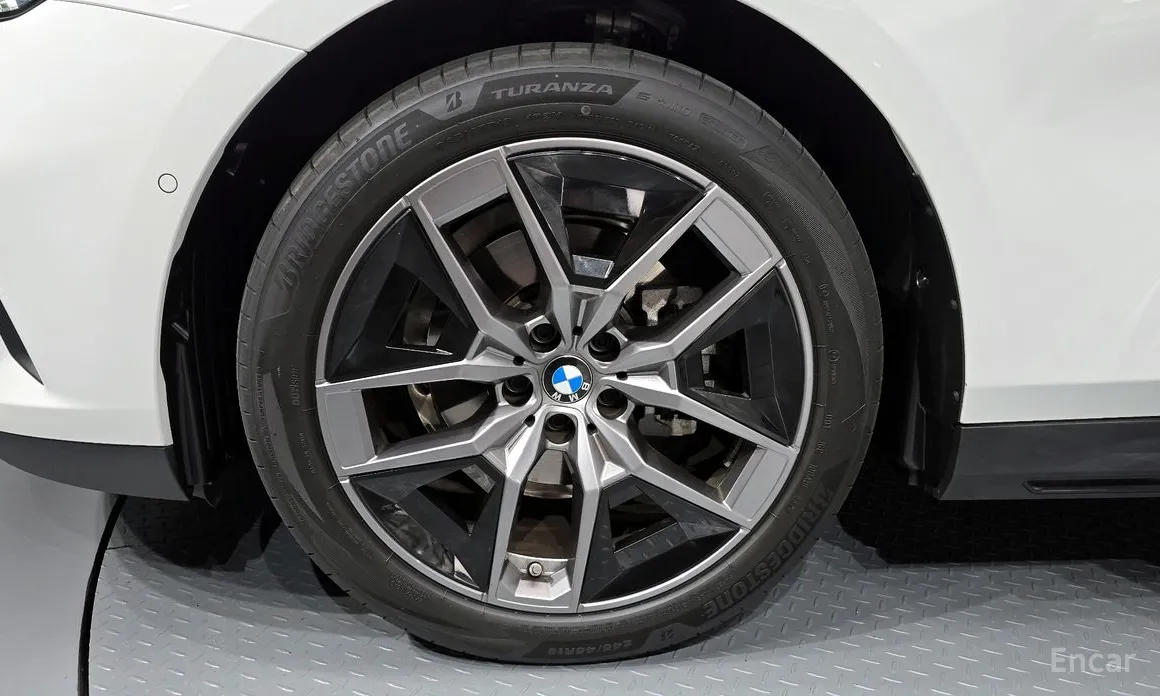BMW 5 Series 2023 520i