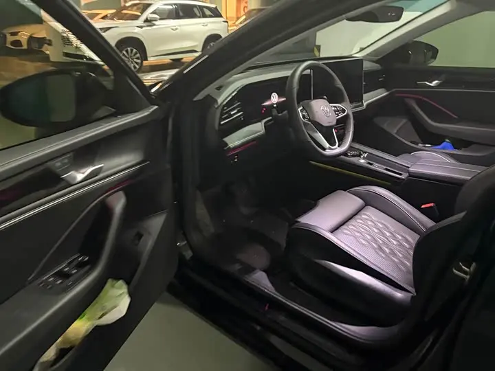 Volkswagen Magotan 2026 2026款 380TSI DSG尊贵版