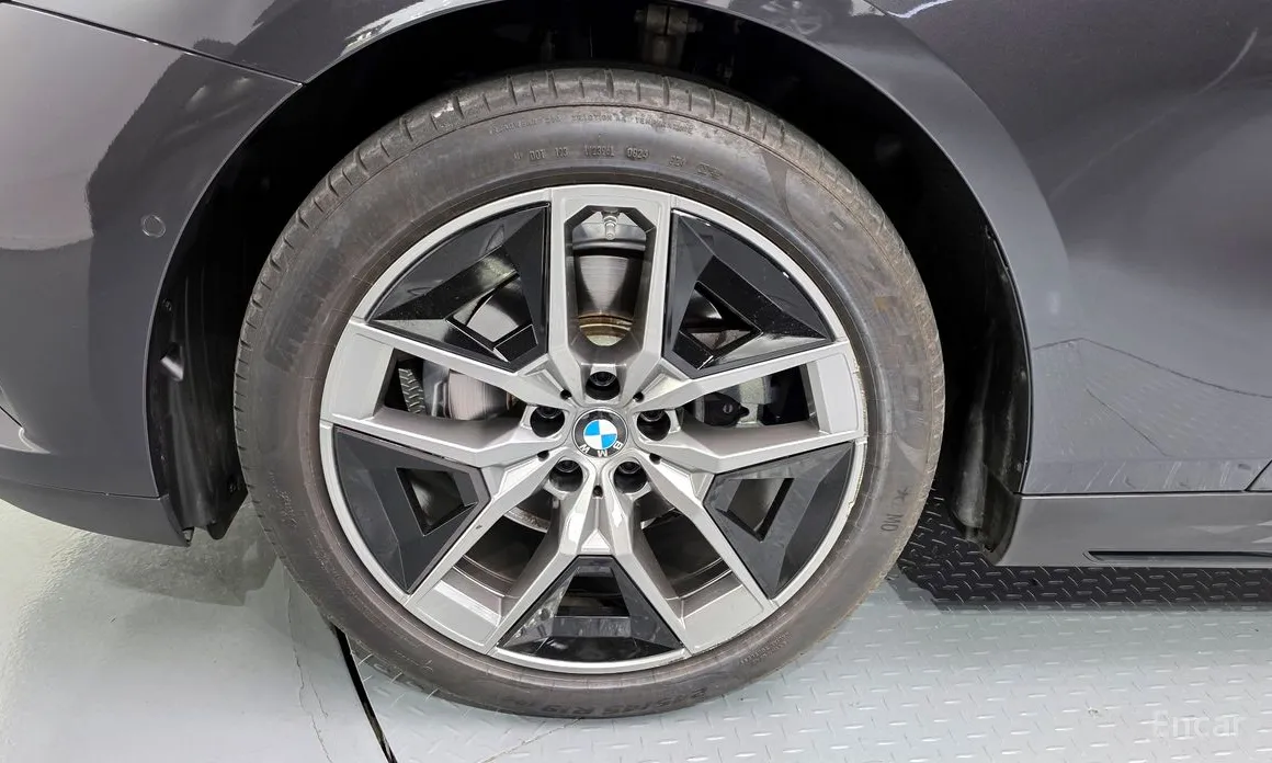 BMW 5 Series 2023 520i