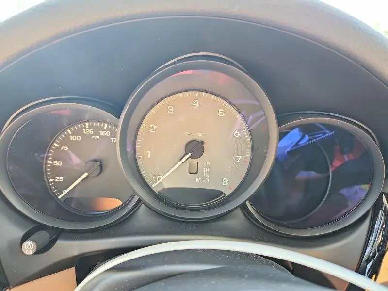 Фото 9 - PORSCHE MACAN