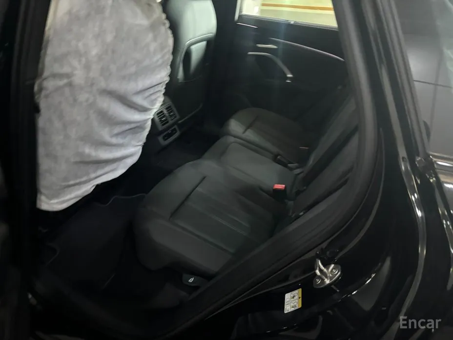 Audi Q5 2025 40 TDI Quattro S Line Black Edition
