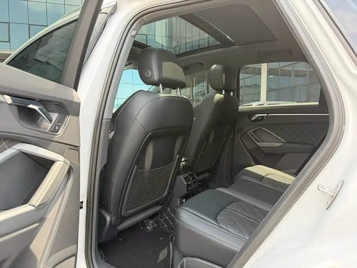 Audi Q3 2025 2025款 45周年典藏版 35TFSI 时尚动感型