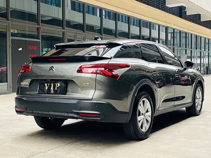 Citroen C5 X 2025 2025款 1.6T 海外版