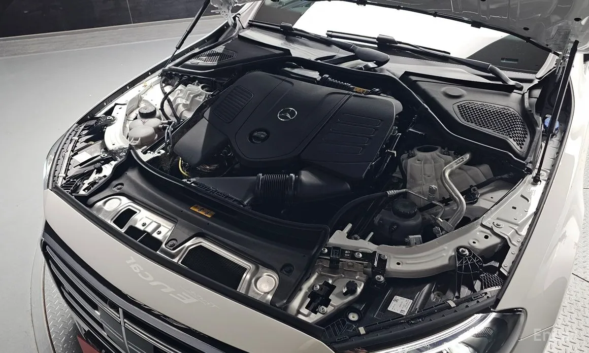 Mercedes-Benz E-Class 2024 E300 4MATIC Exclusive