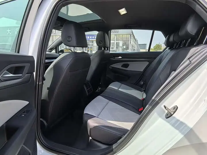 Volkswagen Golf 2025 2025款 300TSI R-Line