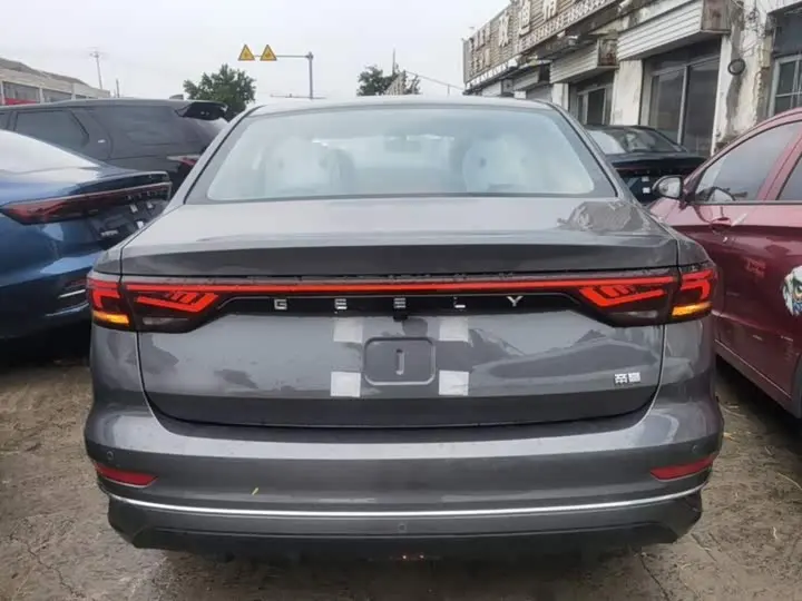 Geely Emgrand 2026 2026款 400万纪念款 1.5L CVT飞越型