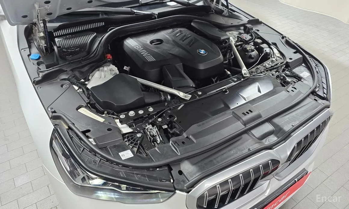 BMW 5 Series 2023 520i