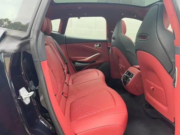 Aston Martin DBX 2024 2024款 4.0T V8