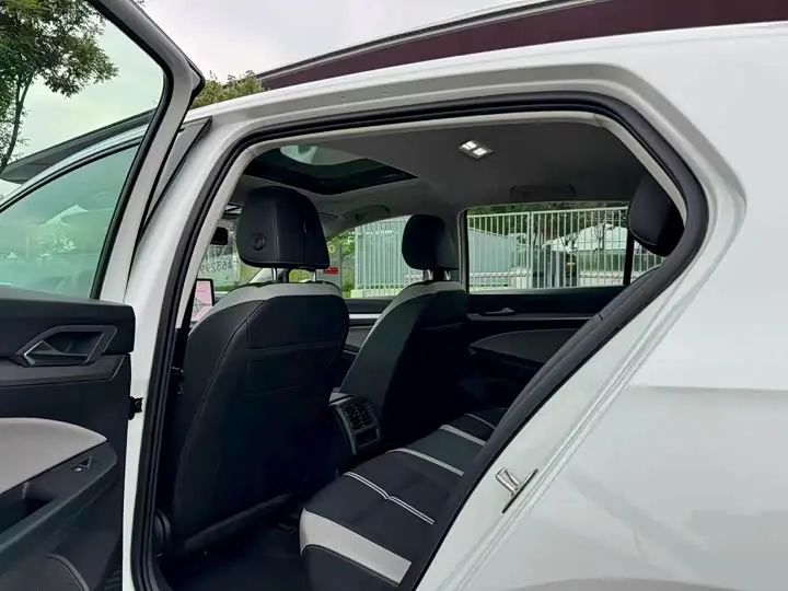 Volkswagen Golf 2025 2025款 300TSI Pro
