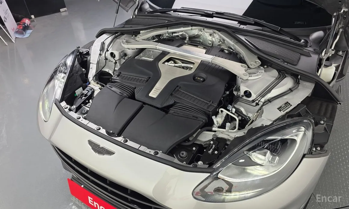 Aston Martin DBX 2020 4.0 V8 707