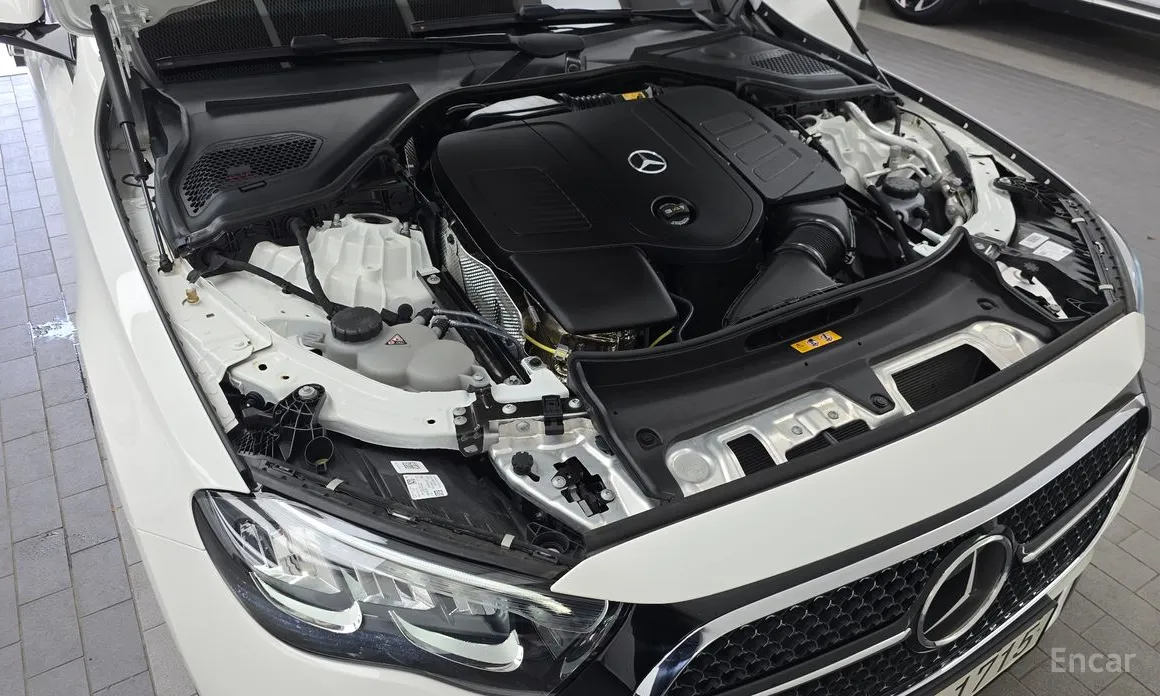 Фото 6 - Mercedes-Benz E-Class