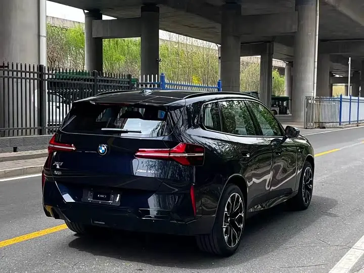 BMW X3 2026 2026款 xDrive30L 领先型 M运动曜夜套装