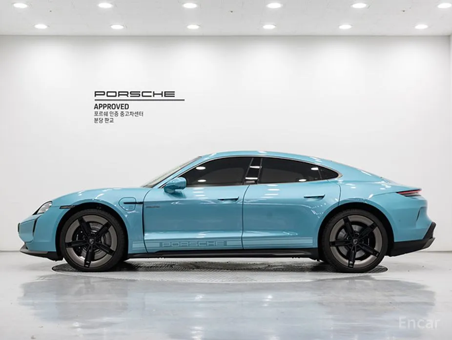 Porsche Taycan 2020 Turbo