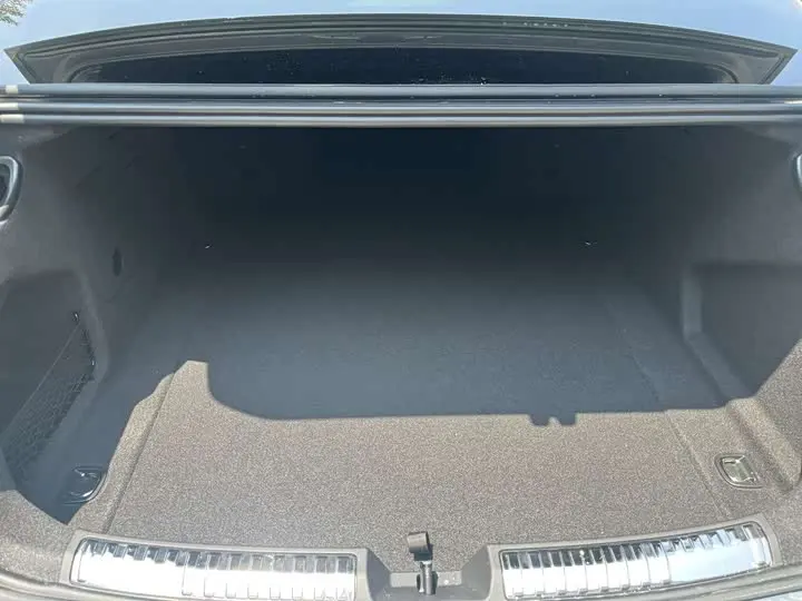 Audi A6L 2026 2026款 2.0T quattro 尊享型
