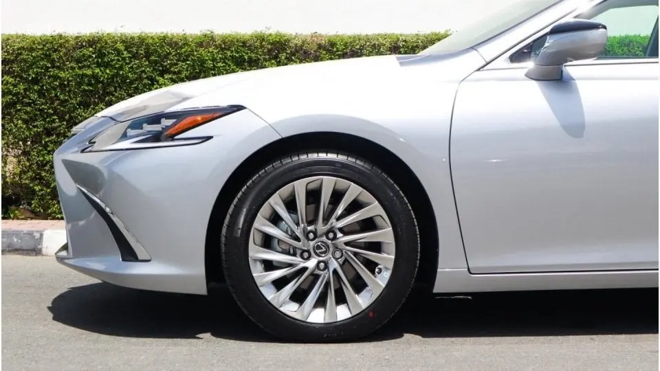 Lexus ES 2022