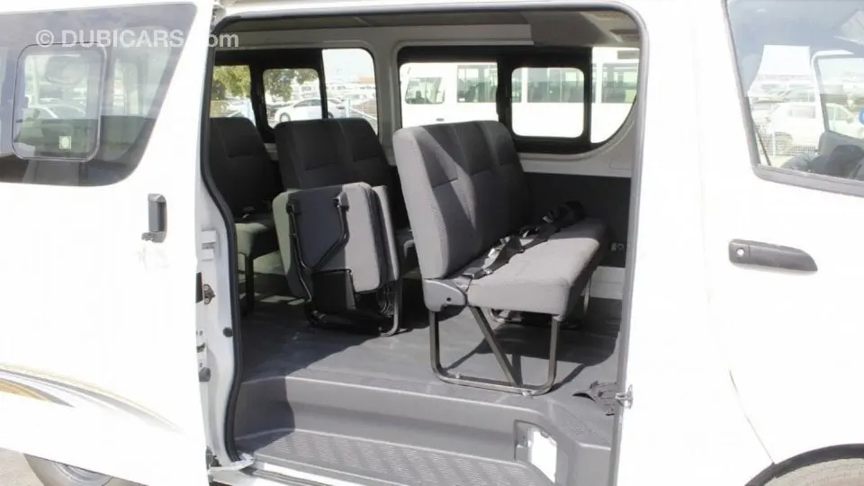 Toyota HiAce 2022