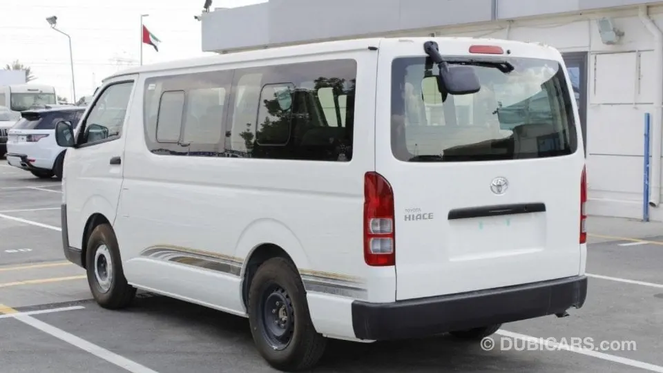 Toyota HiAce 2022