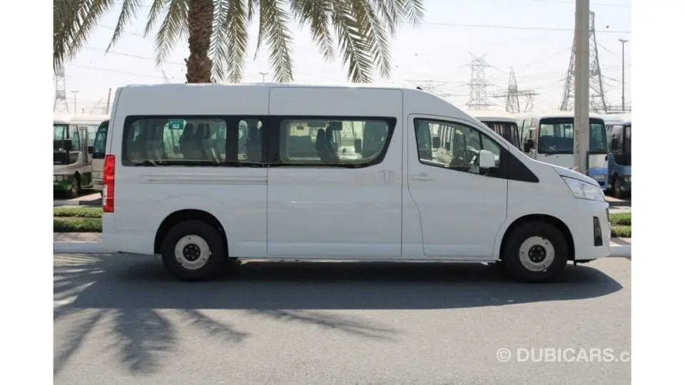 Toyota HiAce 2022