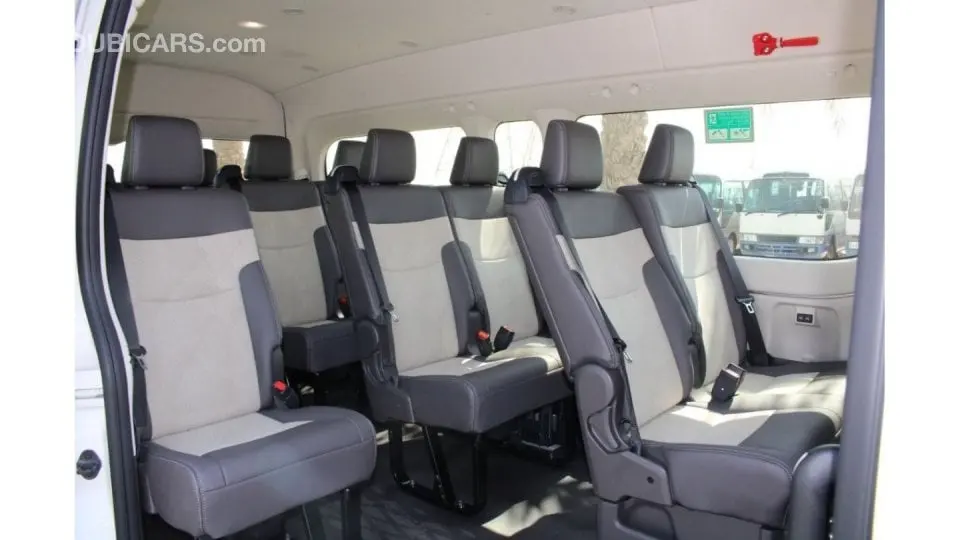 Toyota HiAce 2022