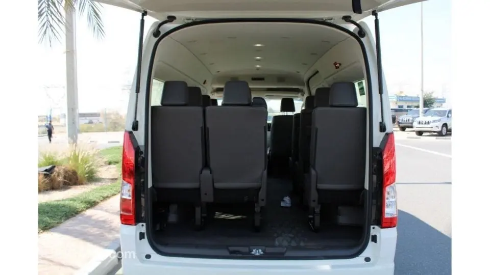 Toyota HiAce 2022