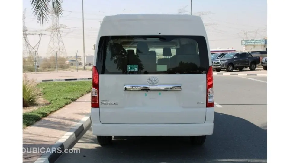 Toyota HiAce 2022