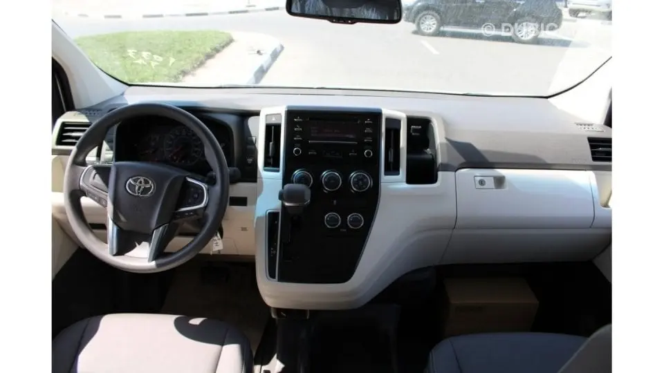 Toyota HiAce 2022