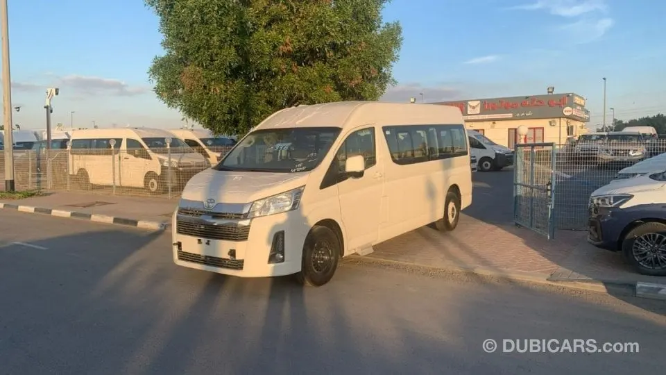 Toyota HiAce 2022