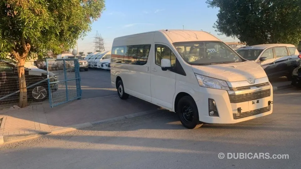 Toyota HiAce 2022