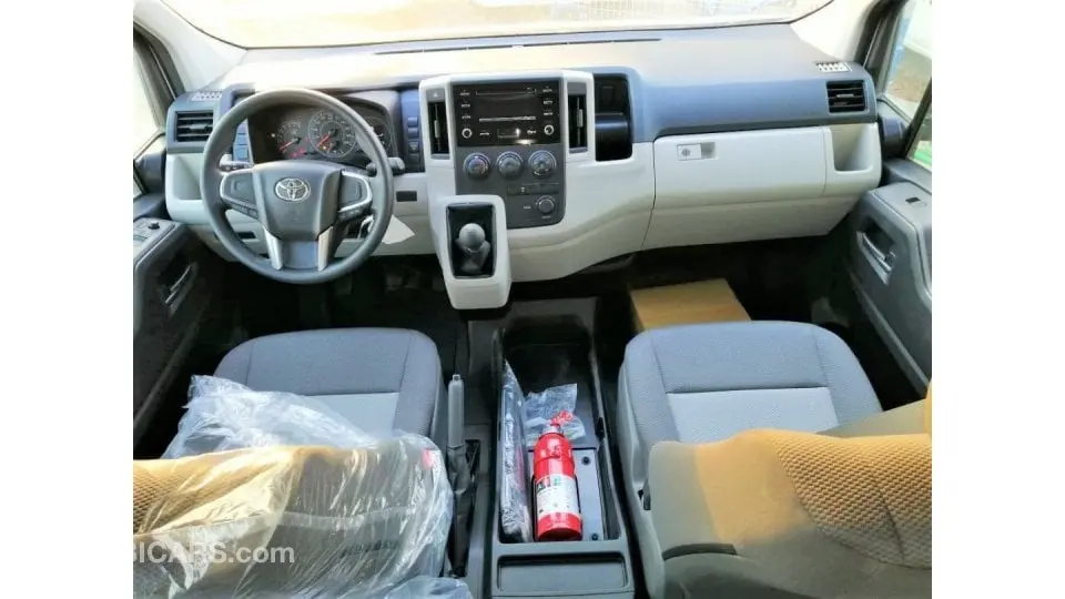 Toyota HiAce 2022