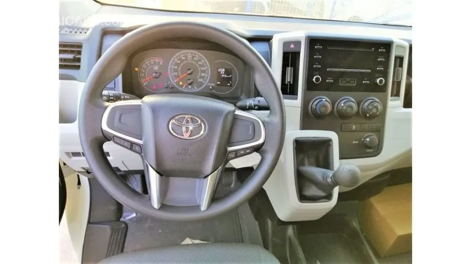 Toyota HiAce 2022