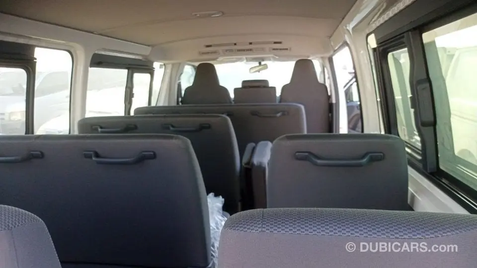 Toyota HiAce 2022