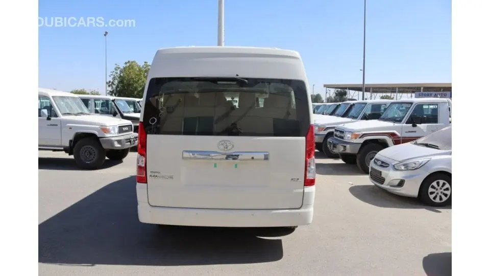 Toyota HiAce 2022