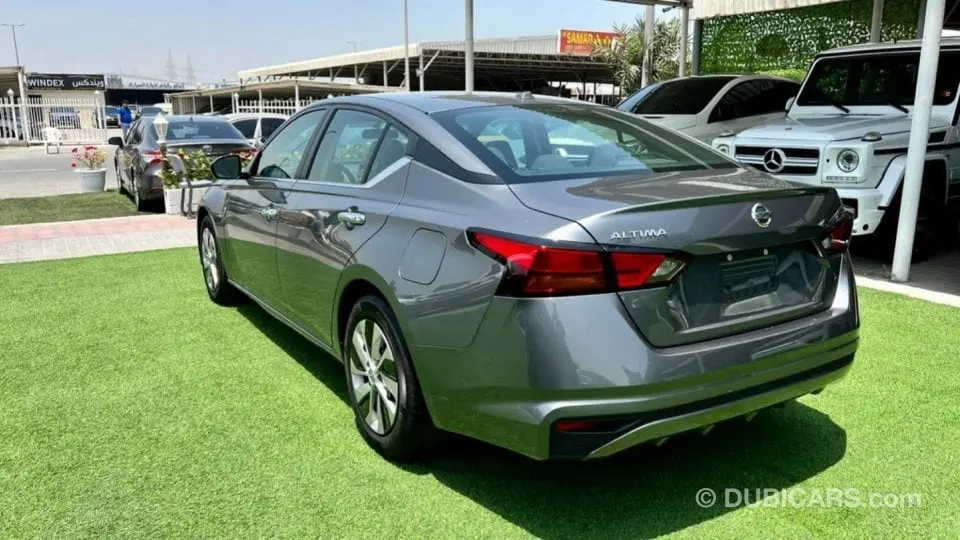 Nissan Altima 2020