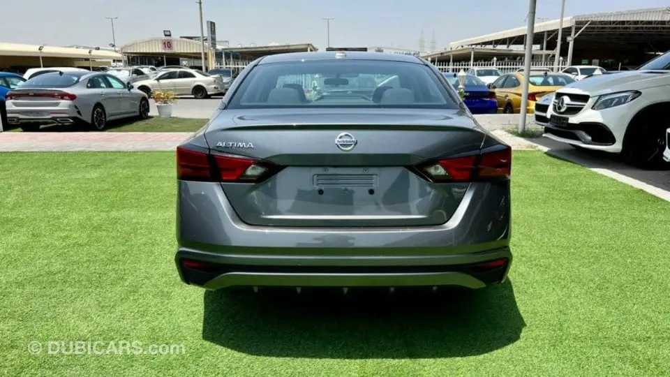 Nissan Altima 2020