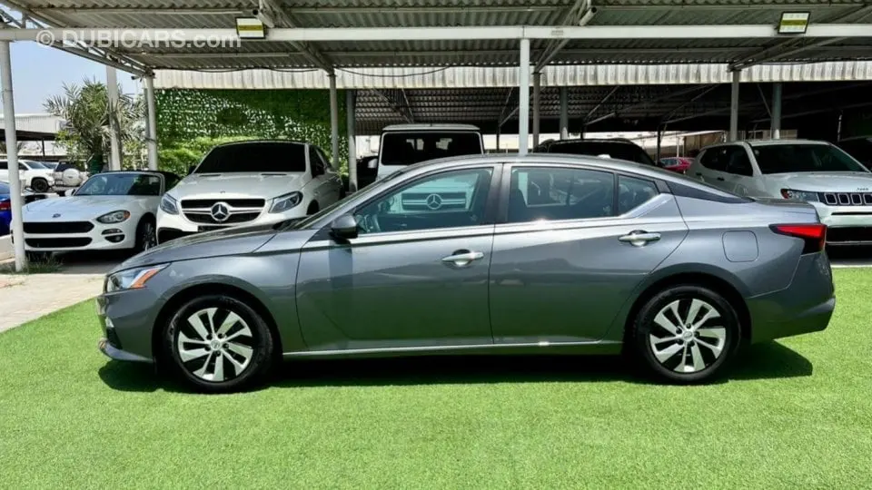 Nissan Altima 2020