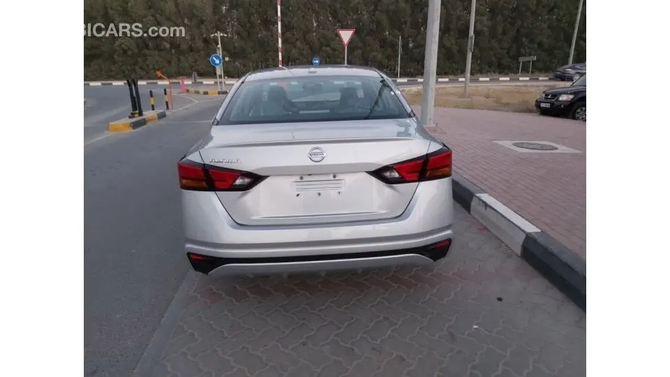 Nissan Altima 2020