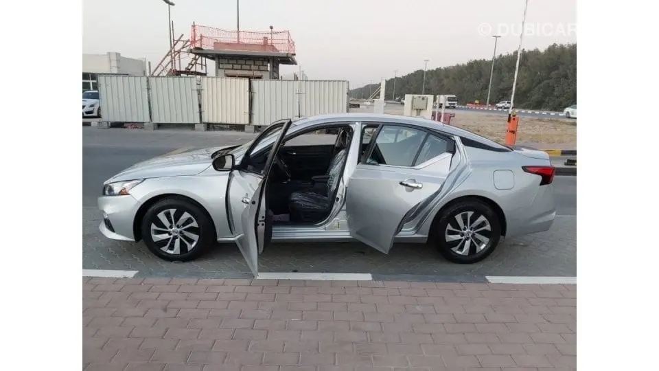 Nissan Altima 2020