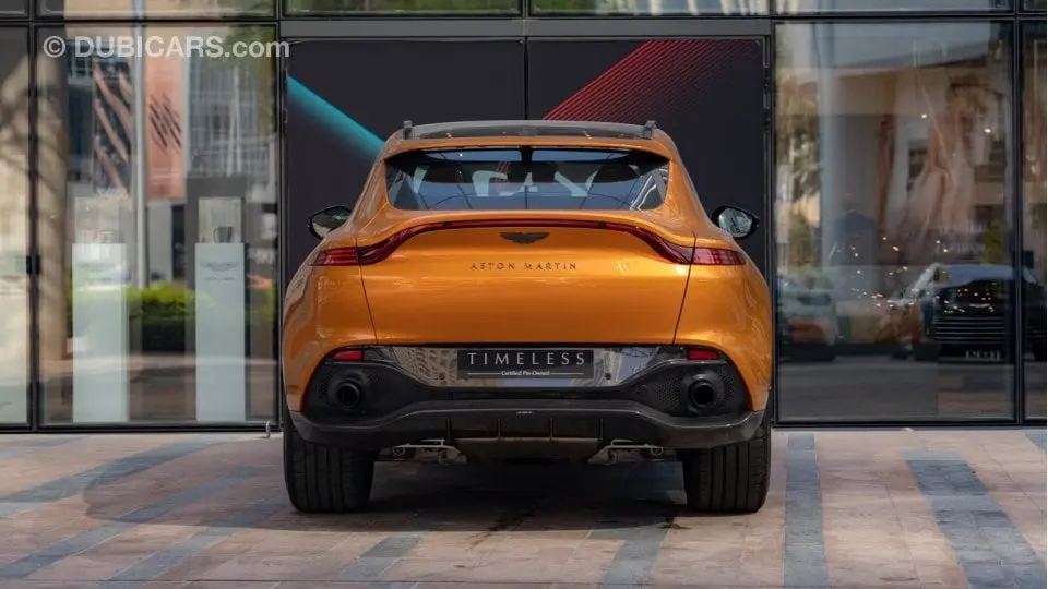 Aston Martin DBX 2021