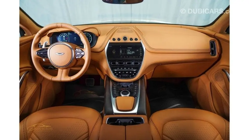 Aston Martin DBX 2021