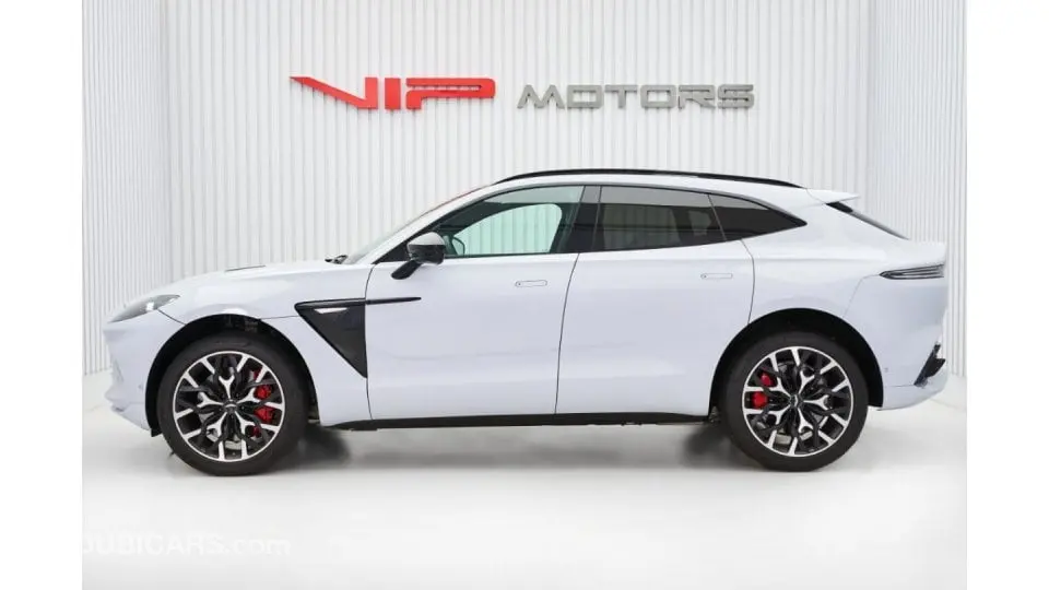 Aston Martin DBX 2022