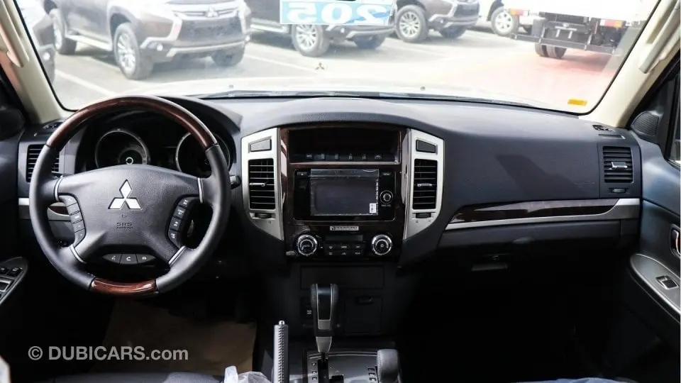 Mitsubishi Pajero 2020