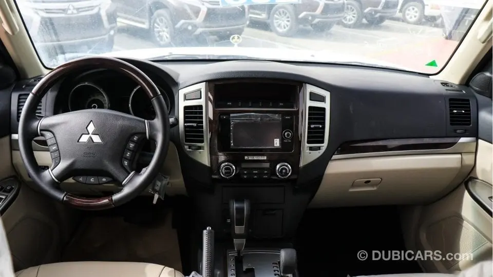 Mitsubishi Pajero 2020