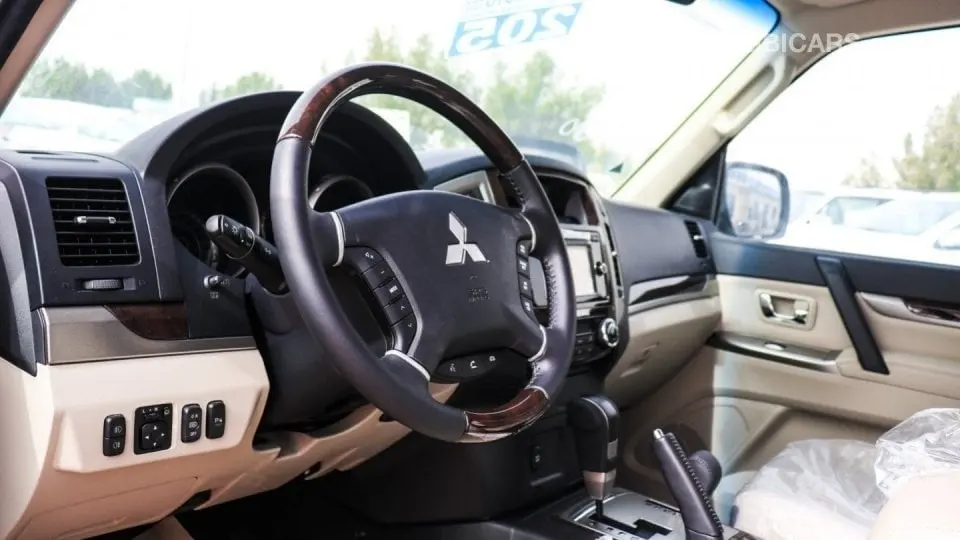 Mitsubishi Pajero 2020