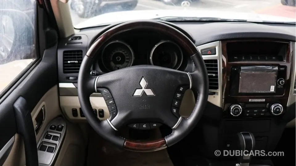 Mitsubishi Pajero 2020