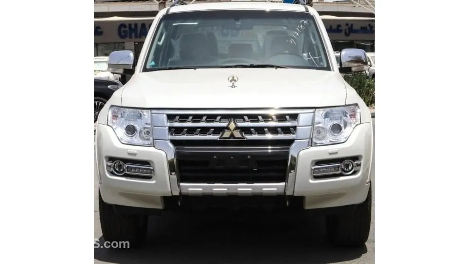 Mitsubishi Pajero 2020