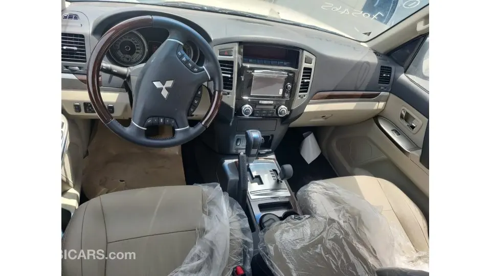 Mitsubishi Pajero 2020